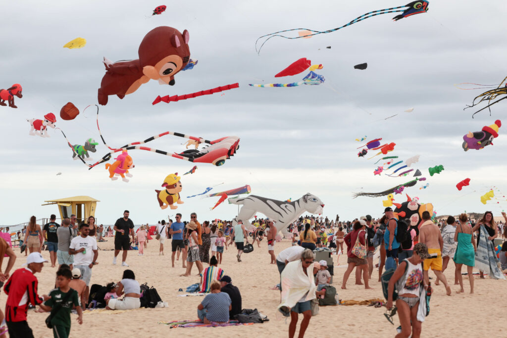 Lee más sobre el artículo Corralejo clausura la edición más colorida y sostenible de su festival